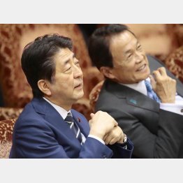 ふんぞり返った態度（Ｃ）日刊ゲンダイ