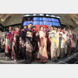 東証の大家（今年の大発会）／（Ｃ）日刊ゲンダイ