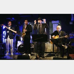 ライブツアーは年間１００回（Ｃ）日刊ゲンダイ