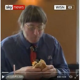 ビッグマックを食べ続けるドン・ゴースクさん（スカイ・ニューズのツイッターより）