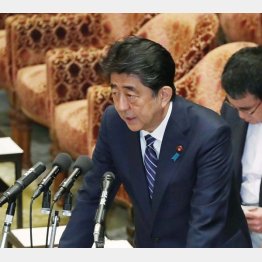 衆院予算委員会で答弁する安倍首相（１４日）／（Ｃ）日刊ゲンダイ