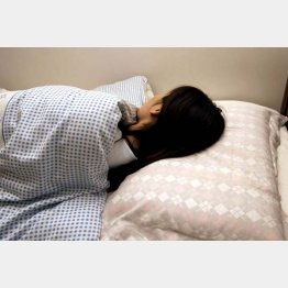 せめてグッスリ眠りたい（Ｃ）日刊ゲンダイ