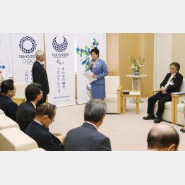 知事に条例施行後の問題点を伝える組合（Ｃ）日刊ゲンダイ