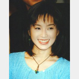 交際当時の酒井法子（Ｃ）日刊ゲンダイ