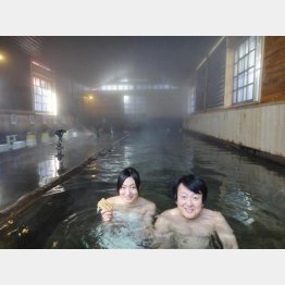 この鍵がないと女性の脱衣所には行けない（提供写真）