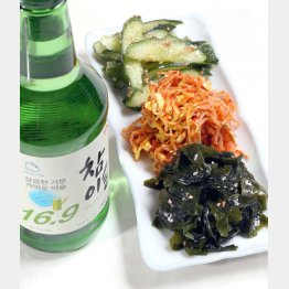 合う酒＝ビール、チャミスル（Ｃ）日刊ゲンダイ