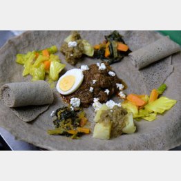 スーパーフード「インジェラ」（取材協力：中目黒「クイーンシーバ」）