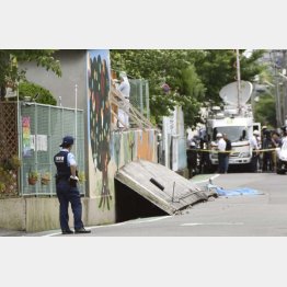 事故のあった小学校（Ｃ）共同通信社