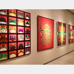 新宿・京王プラザホテルで開催中の「カエルアートミュージアム～進化するカエルアートの世界～」（Ｃ）日刊ゲンダイ