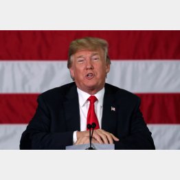 トランプ大統領（Ｃ）ロイター