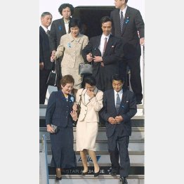 ２００２年の小泉電撃訪朝で５人の帰国が実現した（Ｃ）共同通信社