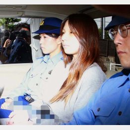 目黒の虐待事件で送検される船戸優里容疑者（Ｃ）日刊ゲンダイ