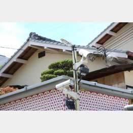 紀州のドン・ファンの自宅にもビッシリ（Ｃ）日刊ゲンダイ