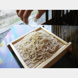 酒そば（１１１０円）（Ｃ）日刊ゲンダイ