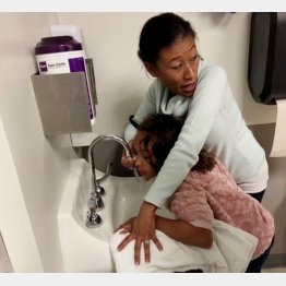 娘の目は大事には至らなかったが（ツイッターから）