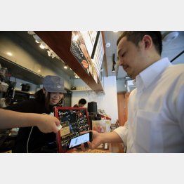 月３０００円で一杯３００円のコーヒーがいつでも飲める「コーヒーマフィア」（Ｃ）日刊ゲンダイ