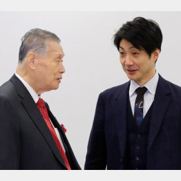 野村萬斎（右）と森喜朗会長（Ｃ）日刊ゲンダイ