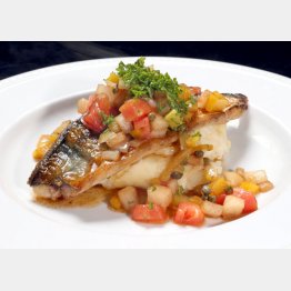 合う酒＝白ワイン（Ｃ）日刊ゲンダイ