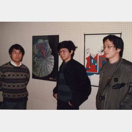 中央がラジカル鈴木さん（提供写真）