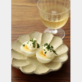 合う酒＝スパークリングワイン（Ｃ）日刊ゲンダイ