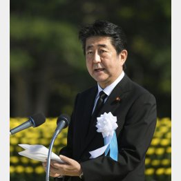 ６日、平和記念式典であいさつする安倍首相（Ｃ）共同通信社