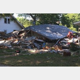 全壊したアシュリーさんの家（ＧｏＦｕｎｄＭｅから）