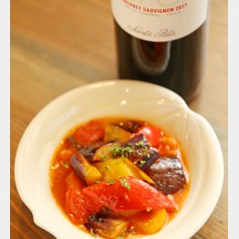 合う酒＝軽めの赤ワイン（Ｃ）日刊ゲンダイ