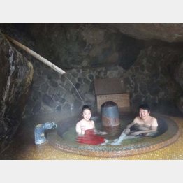 十谷上湯温泉「かじかの大岩風呂」（提供写真）