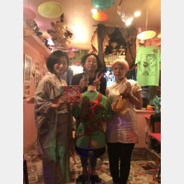 今夜のナビゲーター石橋尊久とママのセイさん（左）美大生のらむちゃん（提供写真）