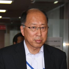 ショックなデータ（遠藤金融庁長官）／（Ｃ）日刊ゲンダイ