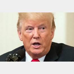 トランプ米大統領（Ｃ）ゲッティ＝共同