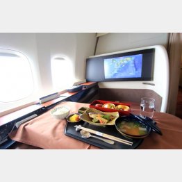 ＪＡＬでは機内で炊きたてご飯が食べられる（たかせ藍沙さん撮影）