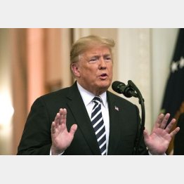 トランプ米大統領（Ｃ）ＤＰＡ／共同イメージズ