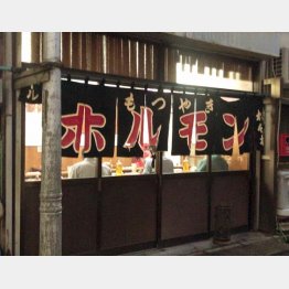 カウンターの上に角ビンが見えた（Ｃ）日刊ゲンダイ