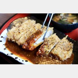 とんかつ金重の「炙り味噌ロースかつ定食」（Ｃ）日刊ゲンダイ