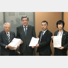 17万筆の重み（提供写真）