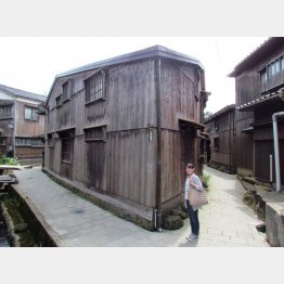 宿根木集落の三角家（提供写真）