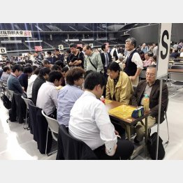 第114回職団戦、Sクラスの対局光景（撮影＝田丸昇）