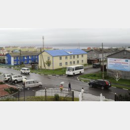 ロシア化が進む　国後島（中心部の町並み）／（Ｃ）共同通信社