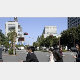 官僚は今年も懐が温かい（Ｃ）共同通信社