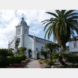 白亜が美しい大江天主堂（Ｃ）日刊ゲンダイ