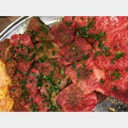 ニンニクとオリーブ油で作ったソースをたっぷりと絡めて（提供写真）