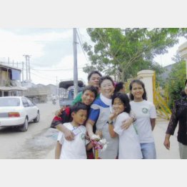 学校をつくる活動で今年２５周年（カンボジアで）／（提供写真）