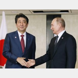 足元を見られている（Ｃ）共同通信社