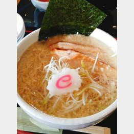 背脂醤油麺７８０円（提供写真）