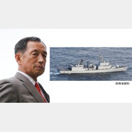 レーダーを照射した韓国海軍の駆逐艦（左は、田母神元幕僚長）／（Ｃ）日刊ゲンダイ
