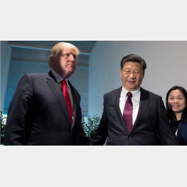 いいようにあしらわれるだけ（Ｃ）ロイター