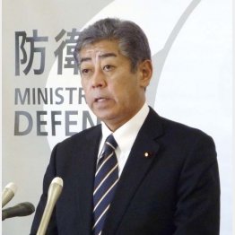 記者会見で動画公開の意向を表明する岩屋防衛相（Ｃ）共同通信社