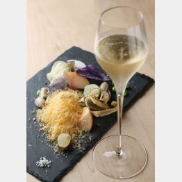 合う酒＝白ワイン、シャンパン（Ｃ）日刊ゲンダイ