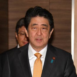 お先真っ暗、顔色もどんより（Ｃ）日刊ゲンダイ